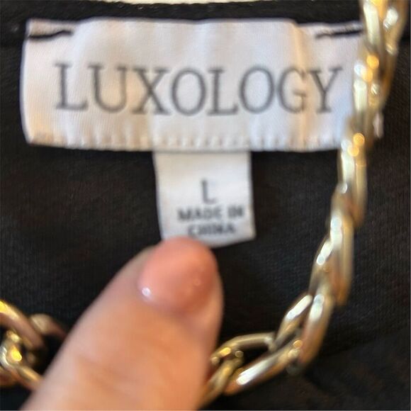 Luxology Women's Black Knit Blouse L with Removable Silver Chain - Picture 4 of 7